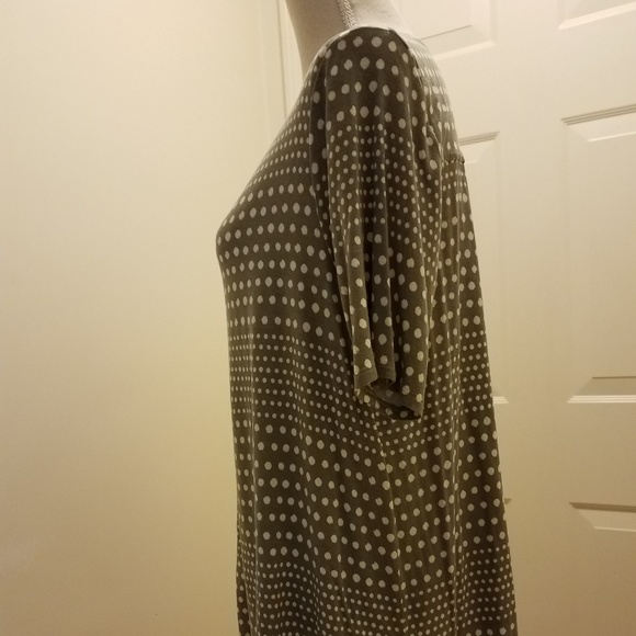 Chico's polka dot top in fatigue green & white - Picture 3 of 7